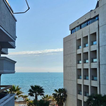Sea View Apartament. Luxury Area In Durres Beach. Lägenhet Exteriör bild