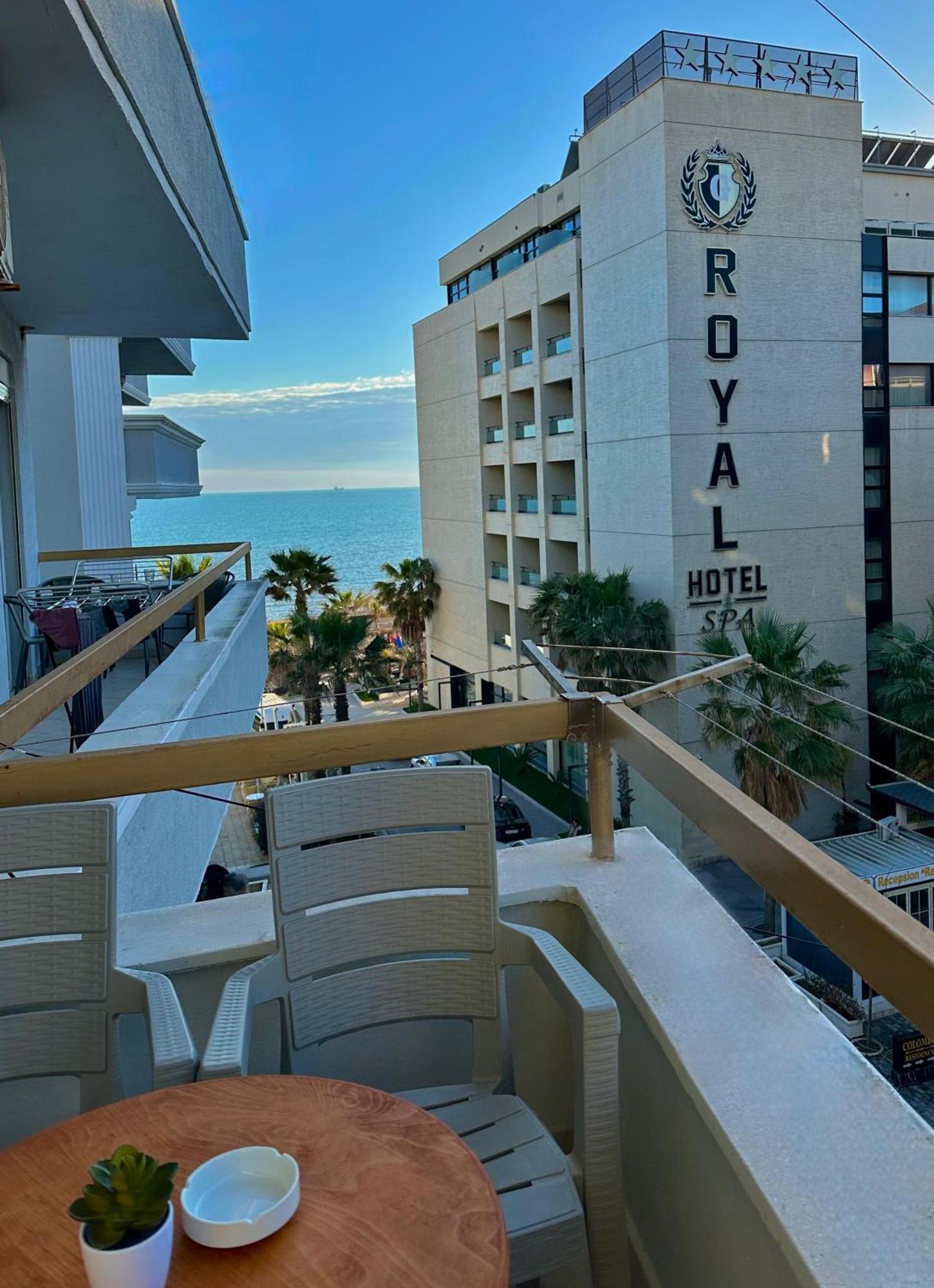 Sea View Apartament. Luxury Area In Durres Beach. Lägenhet Exteriör bild